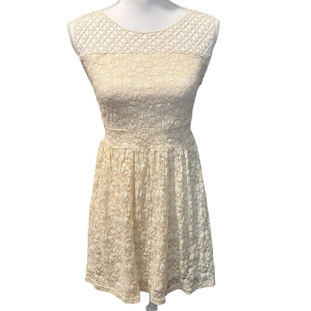 Vintage Havana Cream Colored Floral Lace Dress With Crochet Neckline Size Medium